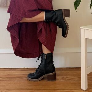 Crown Vintage Leather Upper Black Combat Boots Chunky Block Heel Y2K Size 7